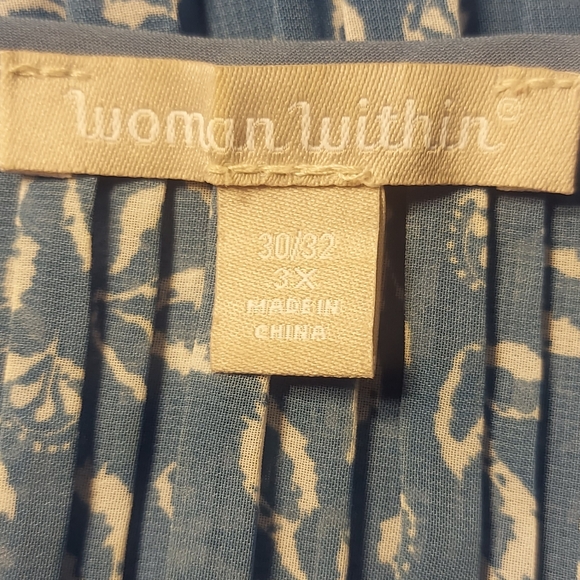 ! Embellished Pleated Bell Sleeve Sheer Flowy Blue Floral Top 3x - Picture 4 of 8